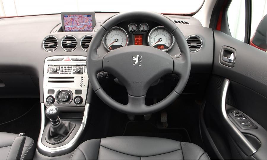  Peugeot 308 GT 2008 года  (фото 71 из 101)